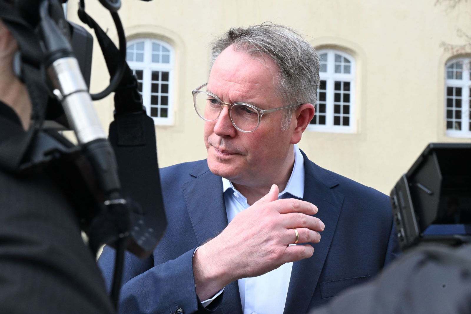 Der scheidende Ministerpräsident Alexander Schweitzer behält sein Landtagsmandat. 