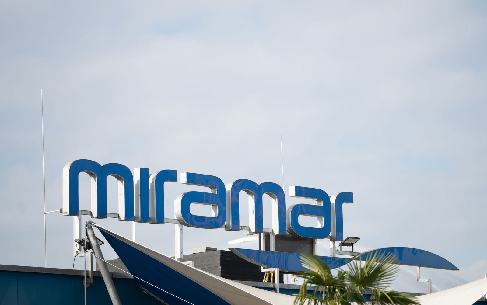 Das Erlebnisbad «Miramar» in Weinheim (Rhein-Neckar-Kreis) will nach dem Millionenbrand Ende 2024 die Therme im Sommer wieder öffnen. (Archivbild)