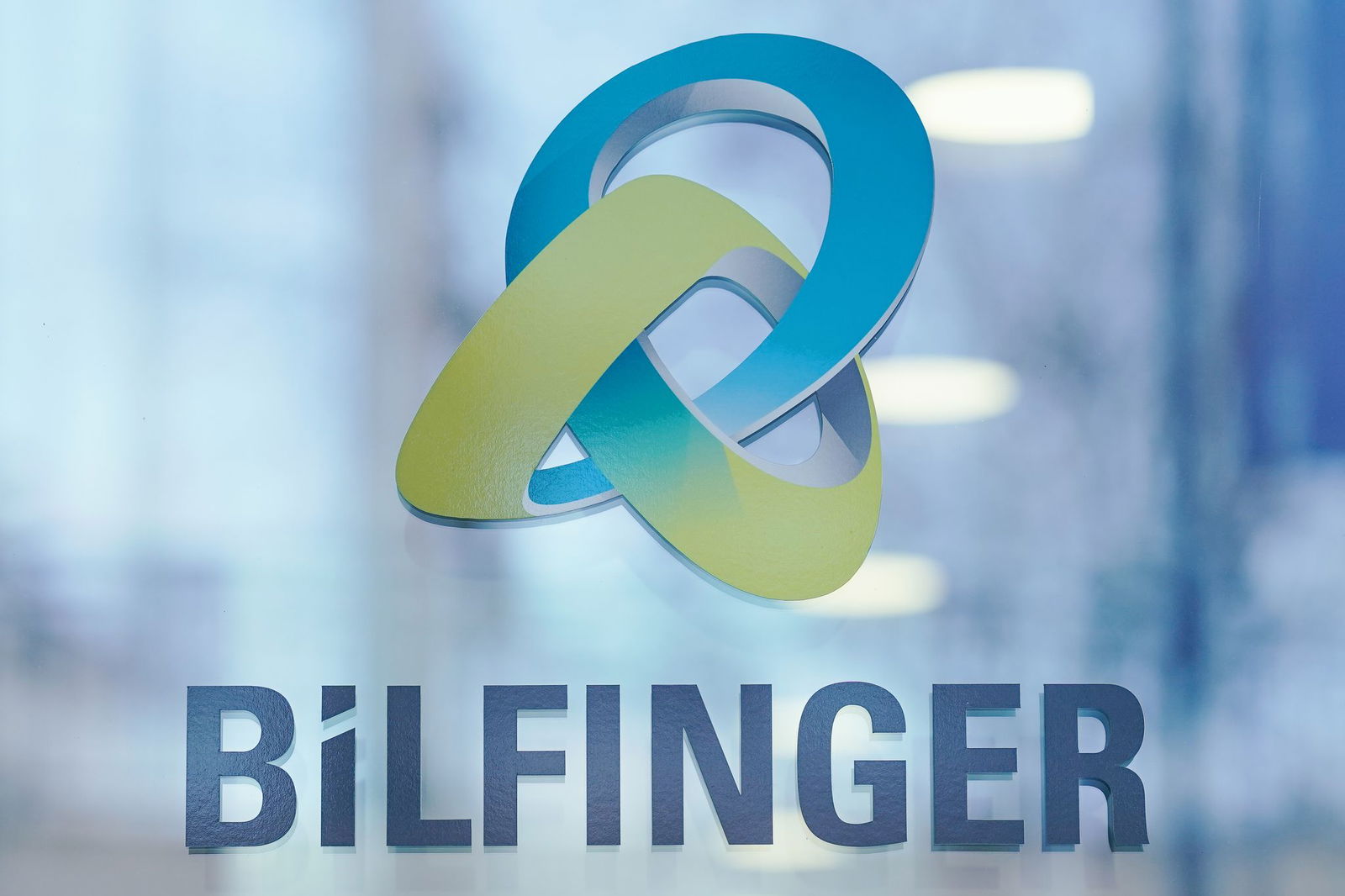 Der Industriedienstleister Bilfinger hat 2025 Umsatz und operativen Gewinn gesteigert. (Archivbild)