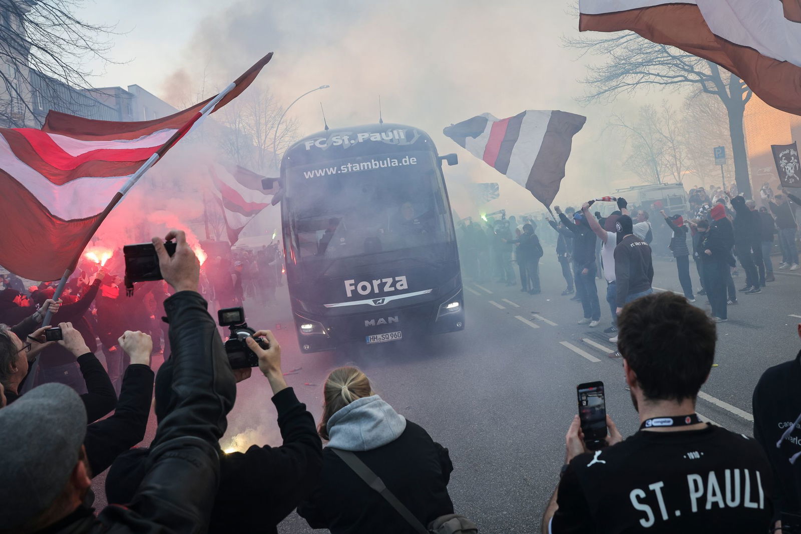 Stimmungsvoller Fan-Empfang für St. Pauli-Spieler
