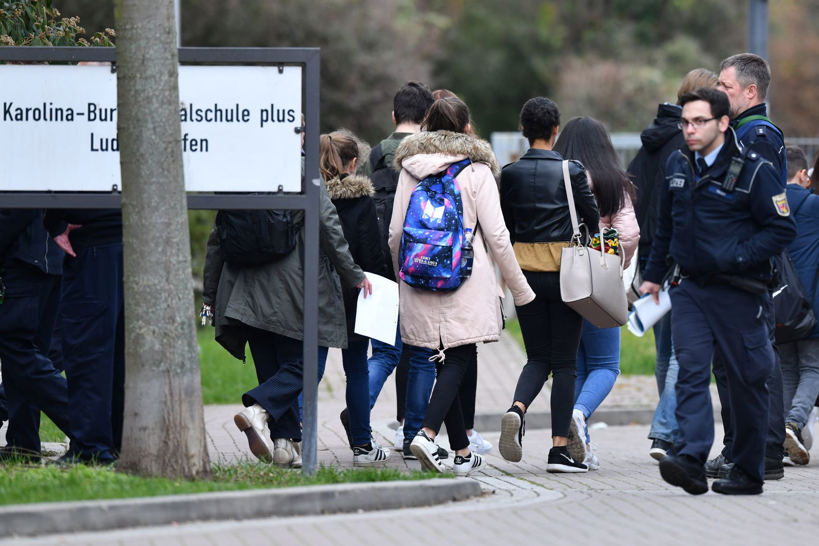 Die Karolina-Burger-Realschule plus in Ludwigshafen gilt als Brennpunktschule. (Archivbild)
