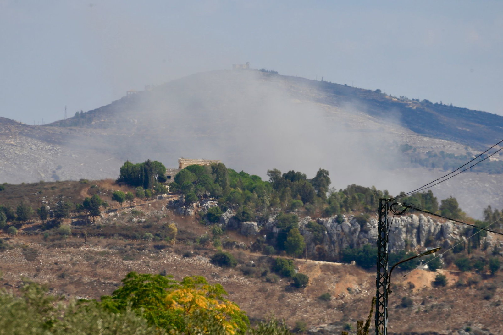 Rauch steigt im Libanon auf nach einem israelischen Luftangriff. (Archivbild)