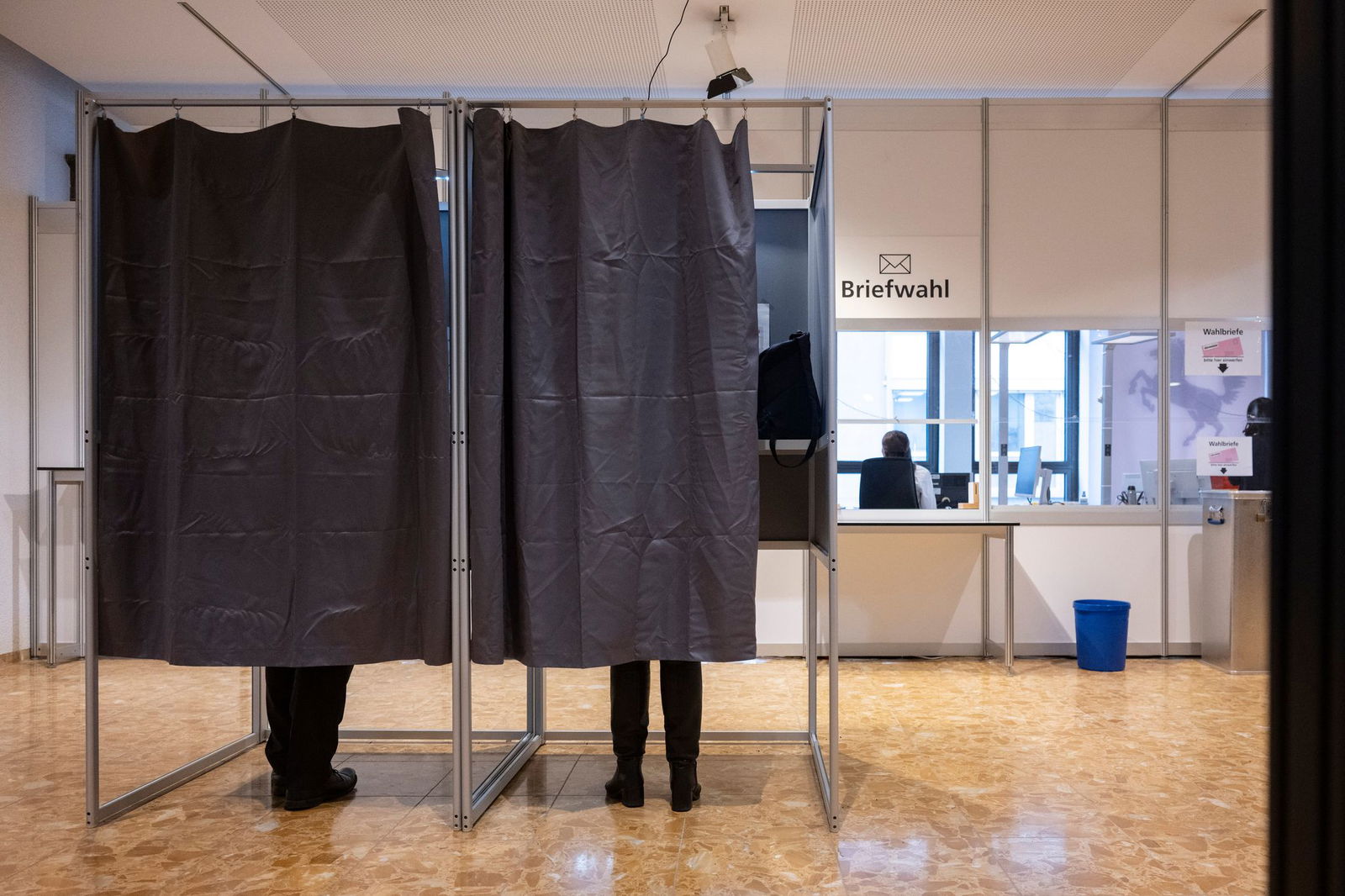 Wahlberechtigt sind bei der Landtagswahl nach Schätzung des Statistischen Landesamtes rund 7,7 Millionen Menschen. 