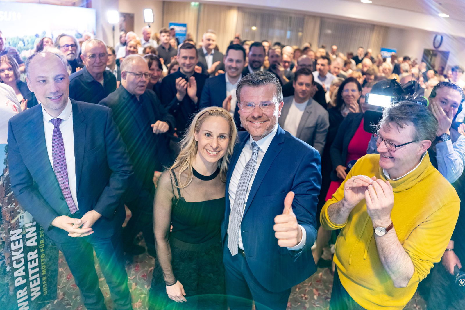 In Bayerns zweitgrößter Stadt Nürnberg kommt es zur Stichwahl, in die Amtsinhaber Marcus König (CSU) einzieht. 