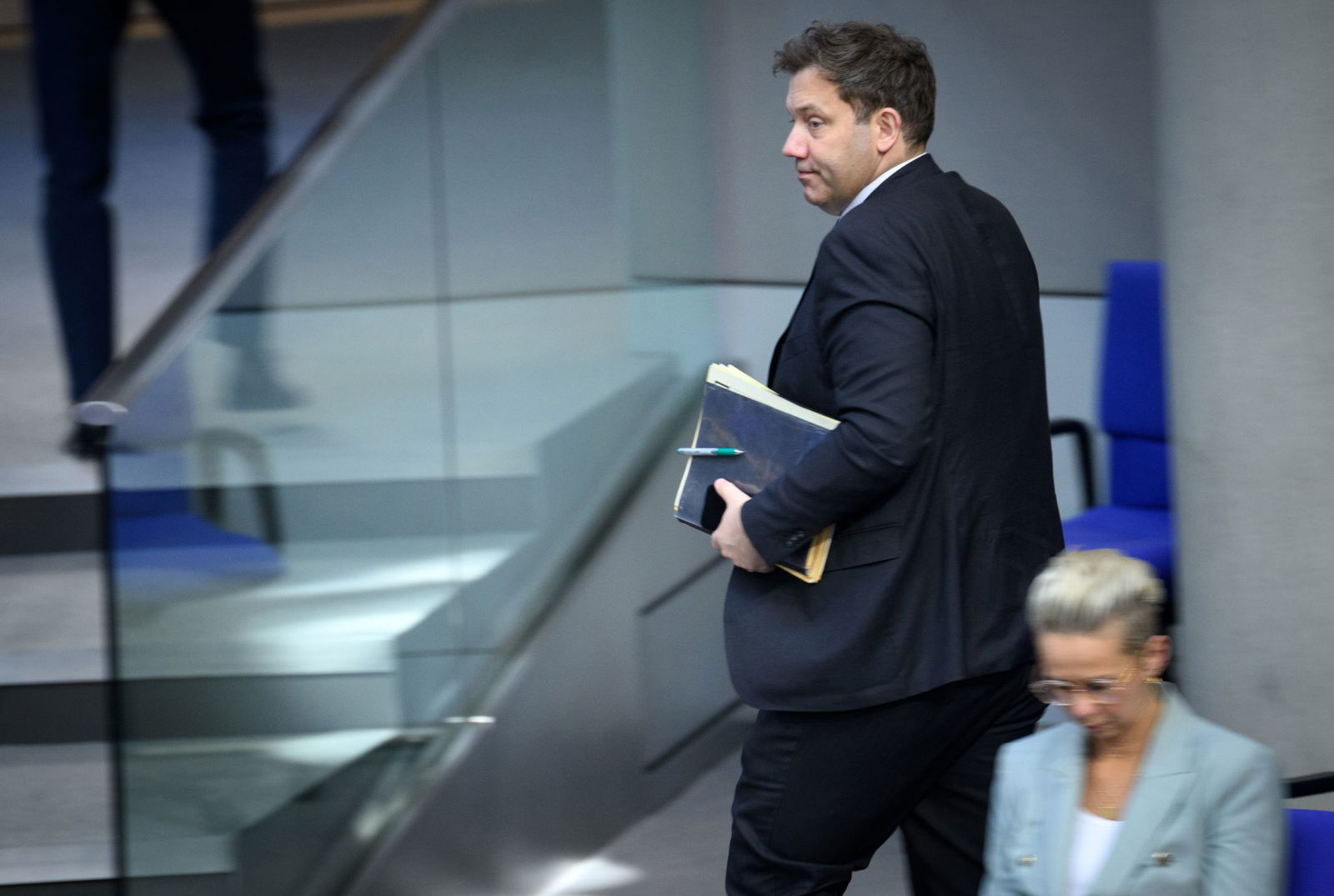 Bundesfinanzminister Lars Klingbeil (SPD) lehnt den Vorstoß der Länder nach mehr Finanzzusagen des Bundes ab.