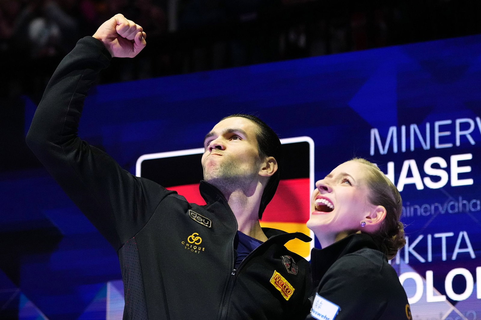 Auch nach ihrem Gold-Coup in Prag haben Minerva Hase (r) und Nikita Volodin ihre Zukunft offen gelassen.