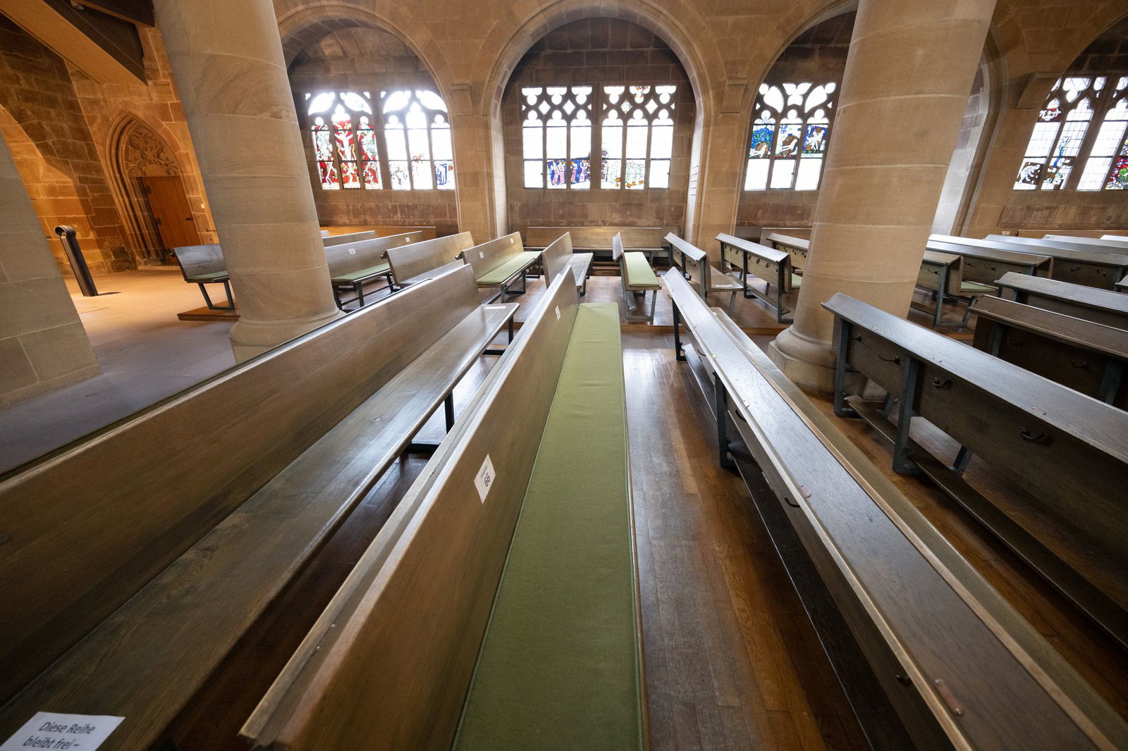 Auch in Rheinland-Pfalz und im Saarland bleiben viele Kirchenbänke leer. (Symbolbild)