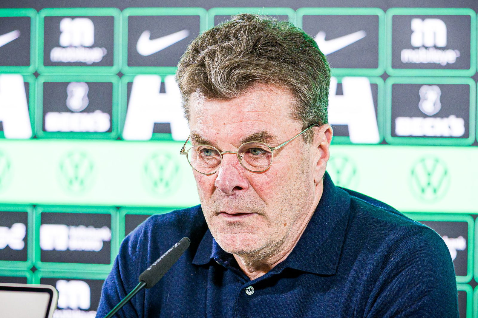 Dieter Hecking soll den VfL Wolfsburg vor dem Abstieg retten.