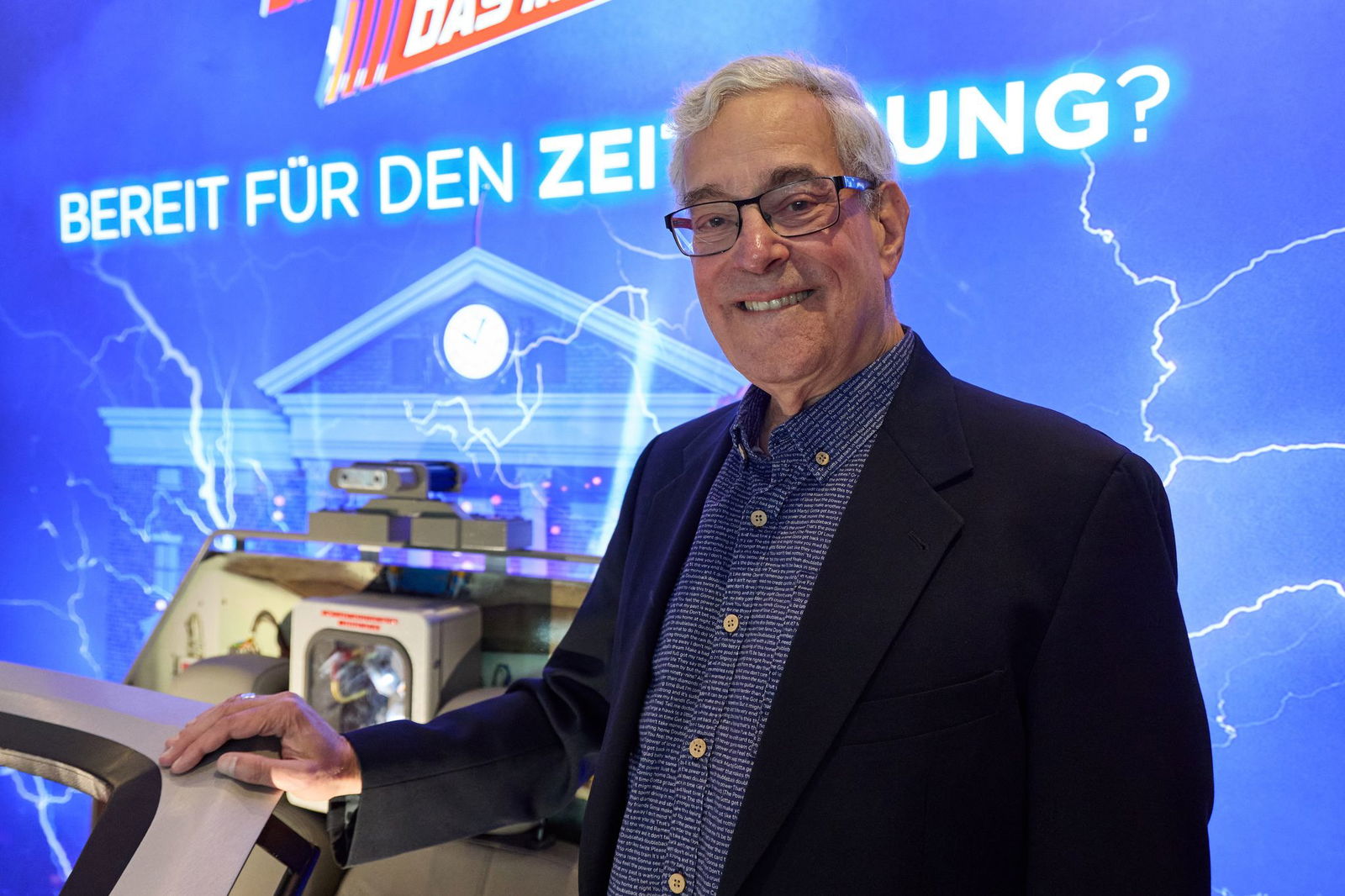 Der amerikanische Drehbuchautor und Produzent Bob Gale im Foyer des Operettenhauses Hamburg. 