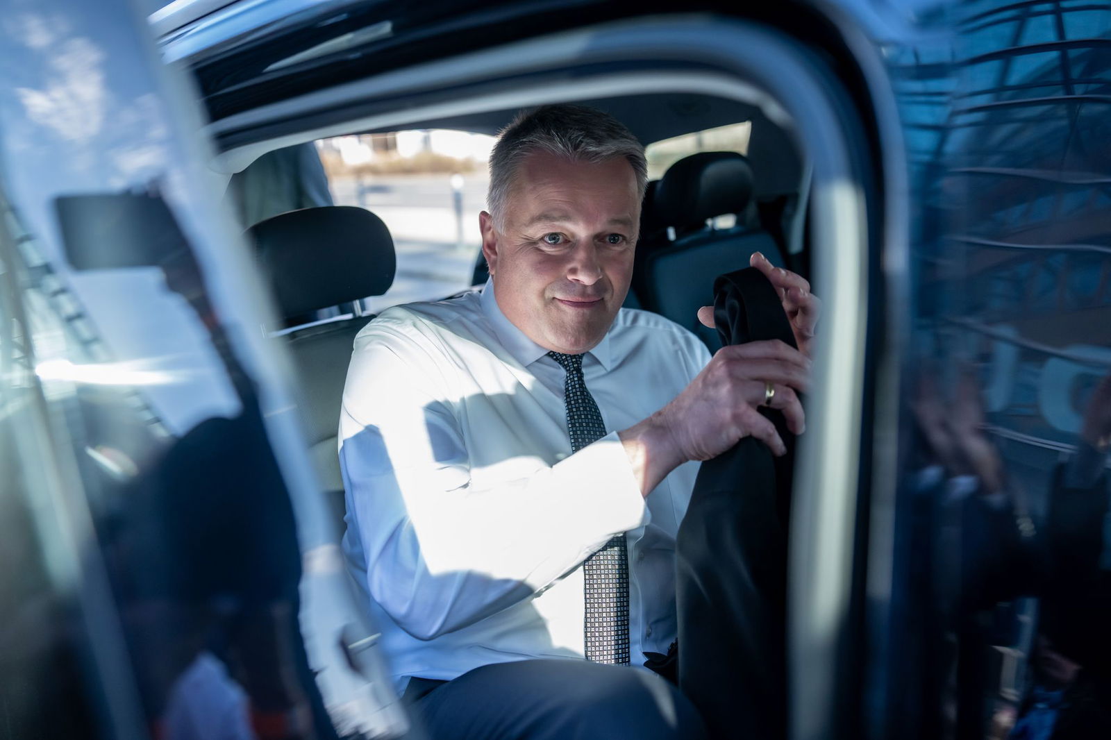 CDU-Spitzenkandidat Gordon Schnieder will der SPD Zeit für die Sondierungsgespräche für eine Regierungsbildung in Rheinland-Pfalz geben. 