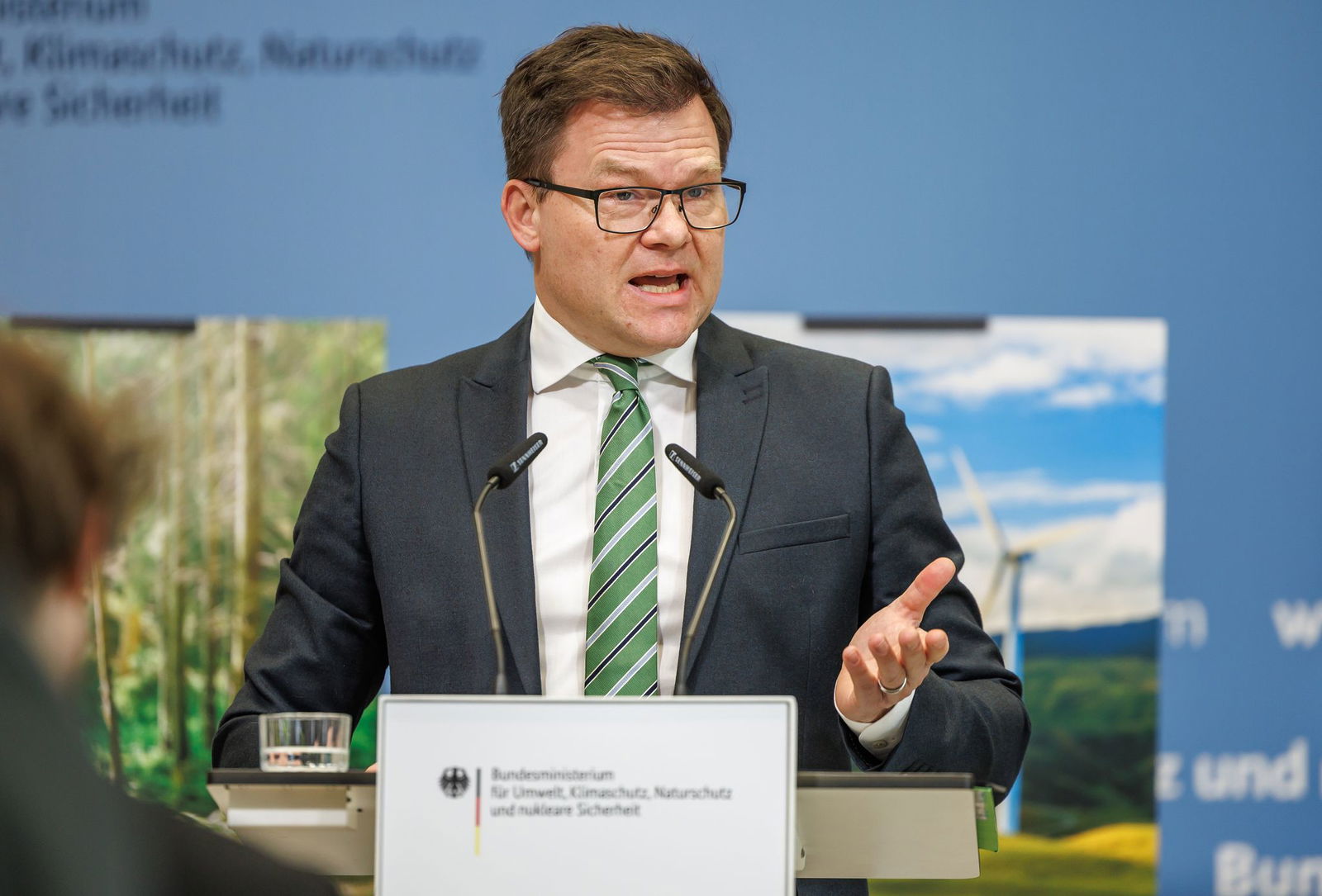 Umweltminister Schneider will am neuen Klimaprogramm gemessen werden.