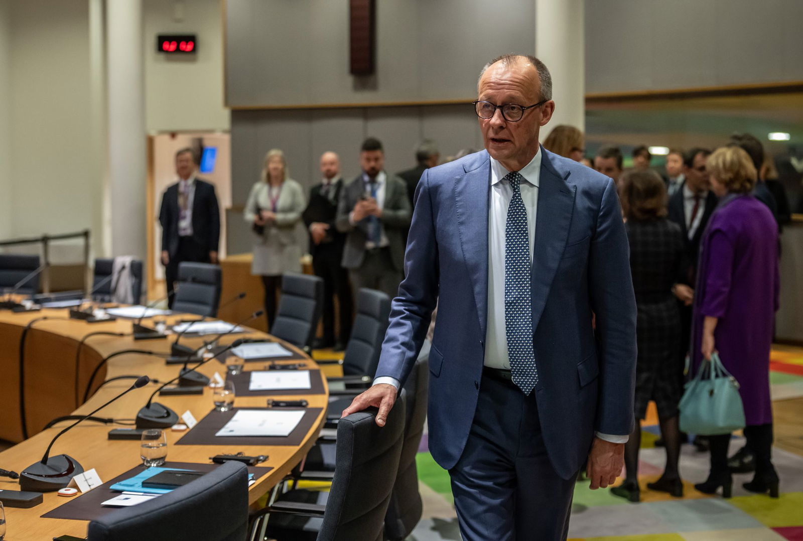 Bundeskanzler Friedrich Merz will Ungarns Regierungschef Viktor Orban in Brüssel zur Aufgabe der Blockade bewegen. (Archivbild)
