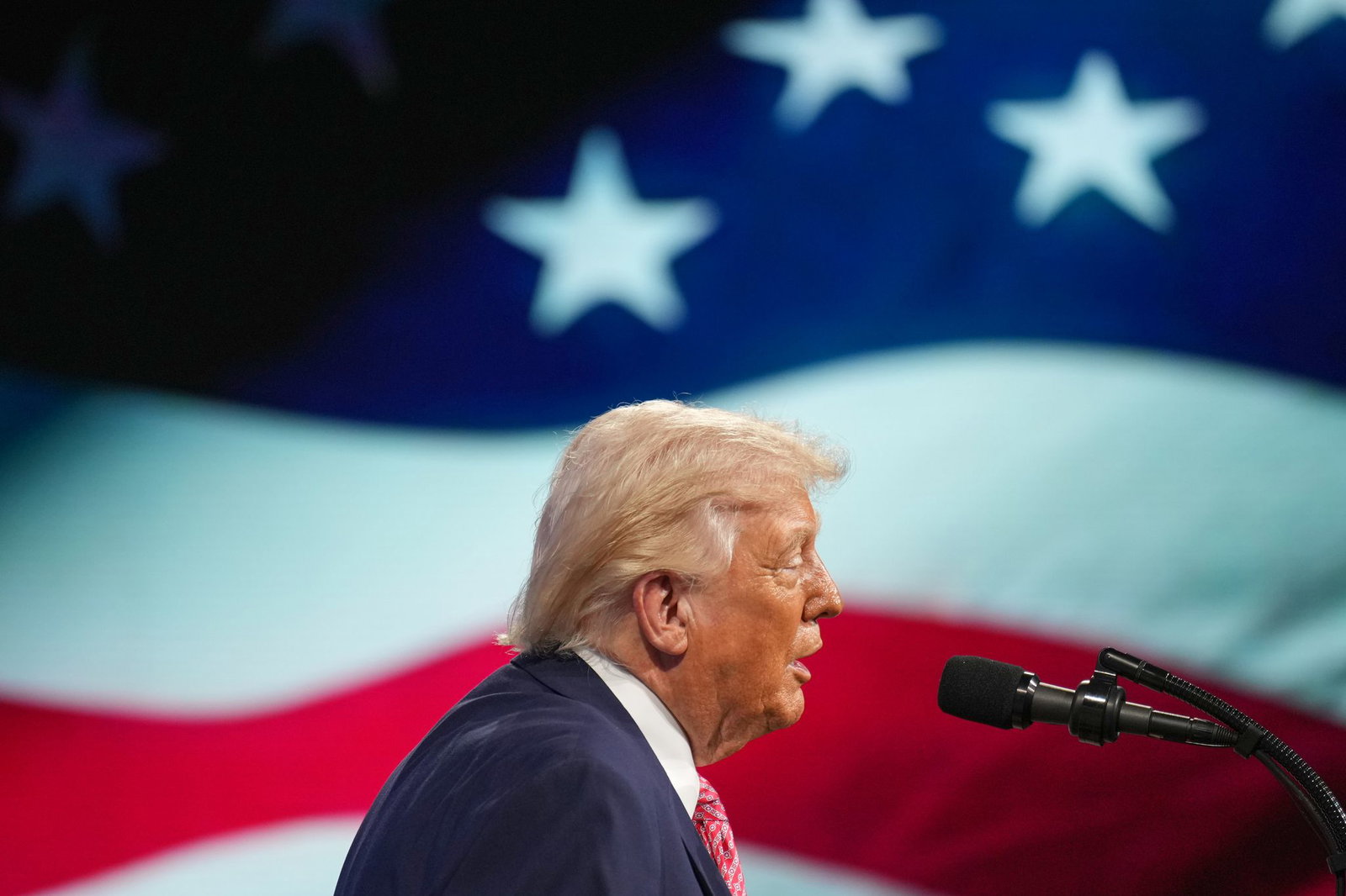 Trump kritisiert Merz.