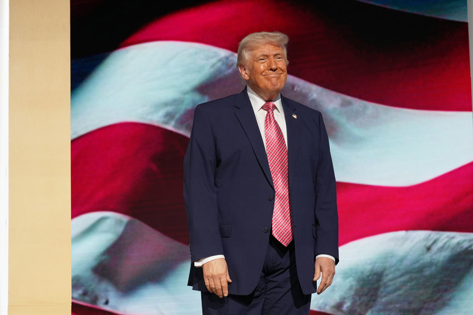 Trump nennt die Straße von Hormus «Straße von Trump». 