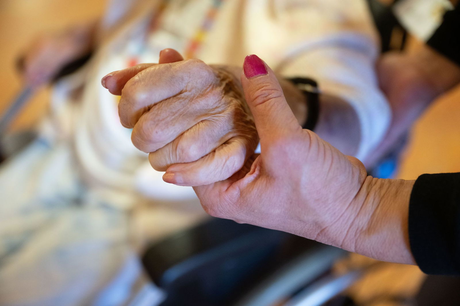 Die Finanzlage der Pflegeversicherung bleibt angespannt. (Archivbild)