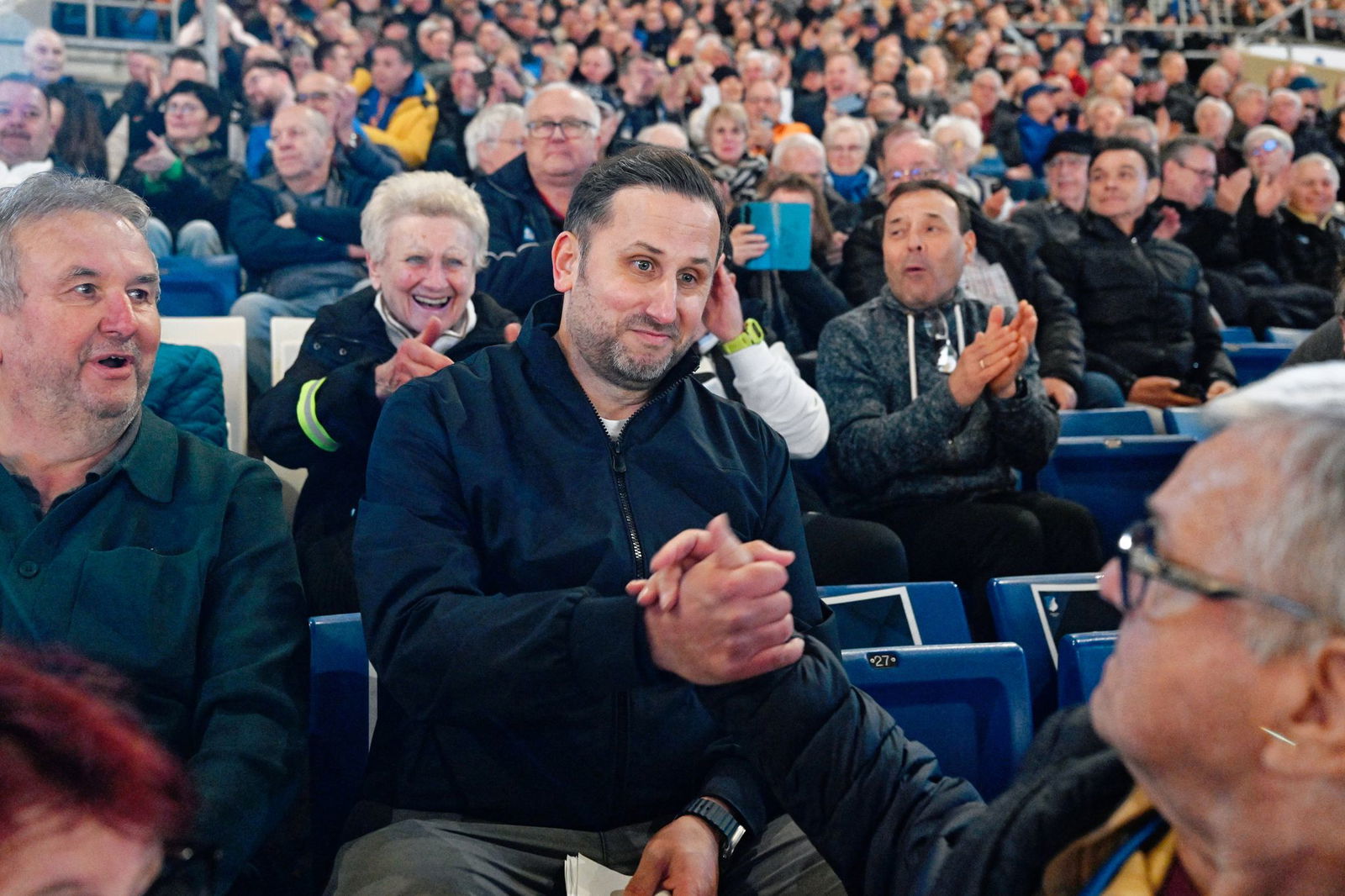 Nimmt die ersten Glückwünsche entgegen: Der neue erste Vorsitzende, André Kreuzwieser