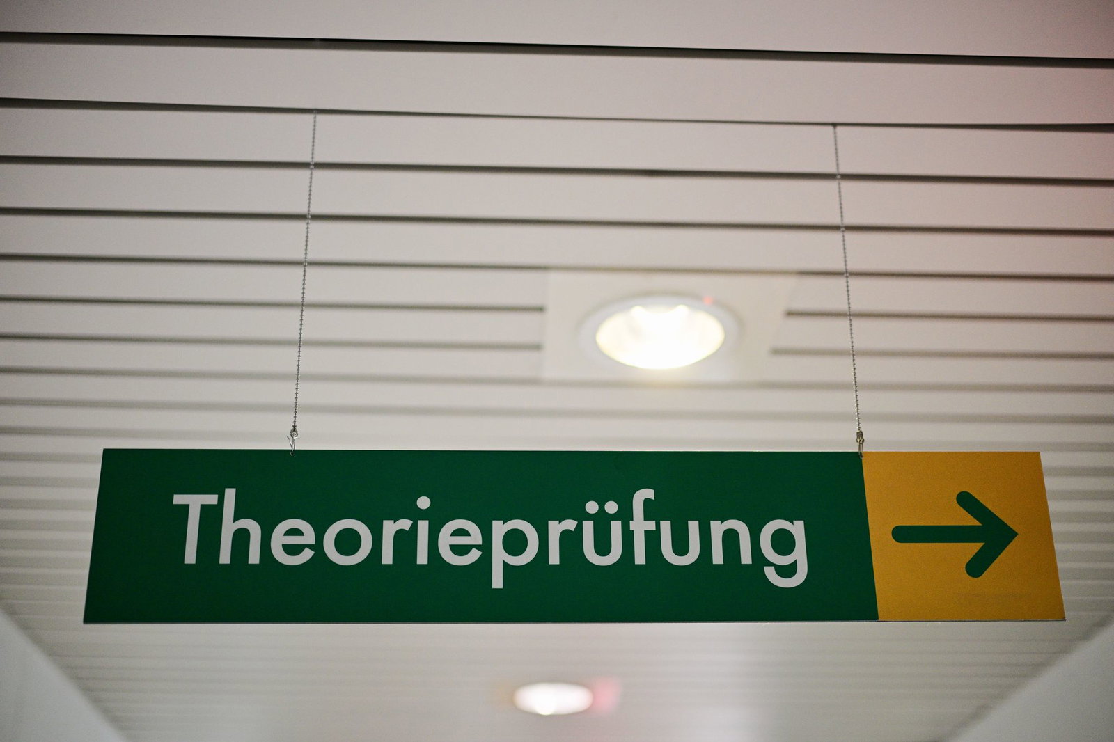 Im vergangenen Jahr wurden in Rheinland-Pfalz 159 Betrugsversuche bei der theoretischen Führerscheinprüfung aufgedeckt. (Symbolbild)