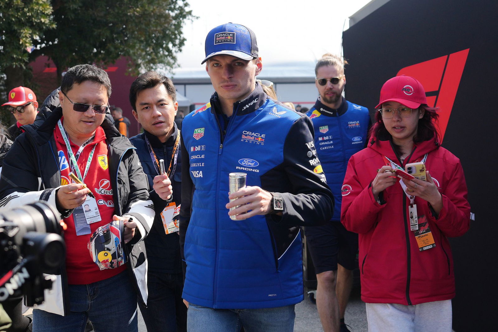 Der viermalige Max Verstappen kommt im Red Bull noch nicht in Fahrt.