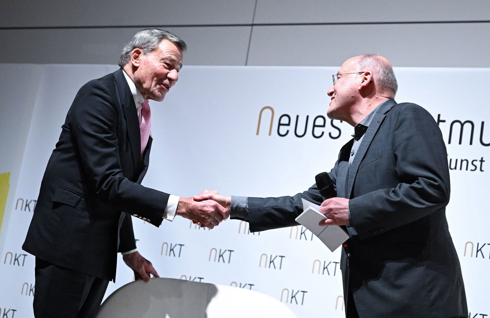 Gregor Gysi und Wolfgang Grupp führten ein launiges Gespräch in Tübingen.
