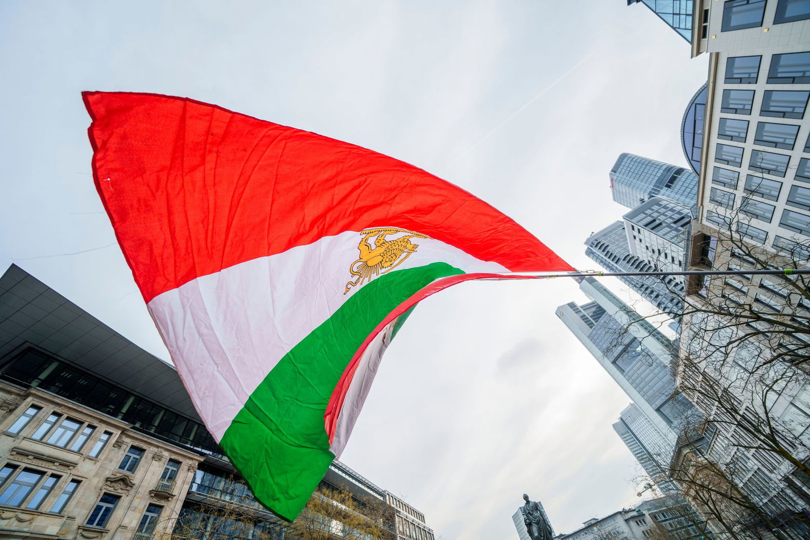 Die rheinland-pfälzischen Betriebe schauen mit Sorge auf die Entwicklung im Iran. (Archivbild)