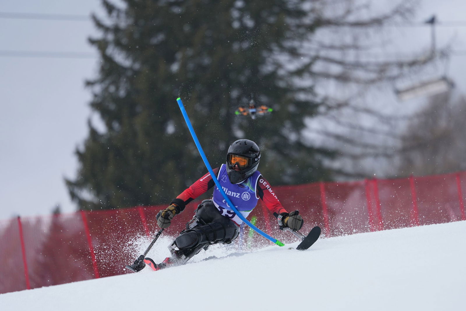Dynamisch im Stangenwald: Anna-Lena Forster.