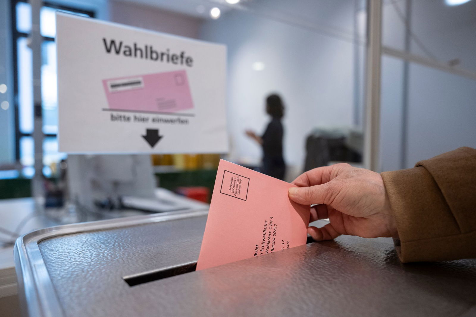 Teilnehmen dürfen deutsche Staatsbürger, die am Wahltag mindestens 16 Jahre alt sind und seit mindestens drei Monaten ihren Hauptwohnsitz in Baden-Württemberg haben.