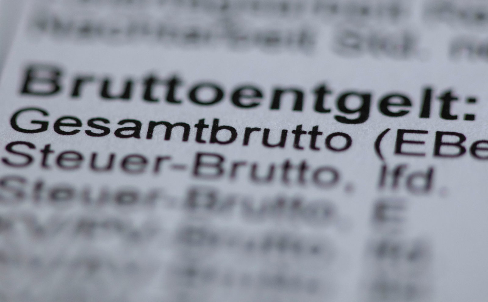 Der durchschnittliche Bruttolohn je Arbeitnehmer lag bei 50.785 Euro. (Symbolbild)