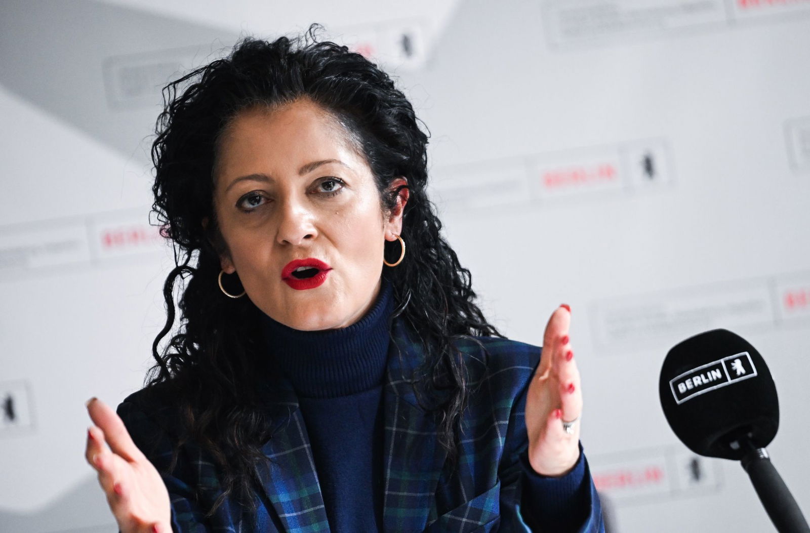 Cansel Kiziltepe (SPD) kann sich trotz der Wahlschlappe ihrer Partei im Südwesten über das gute Abschneiden von Cem Özdemir (Grüne) freuen. (Archivfoto)