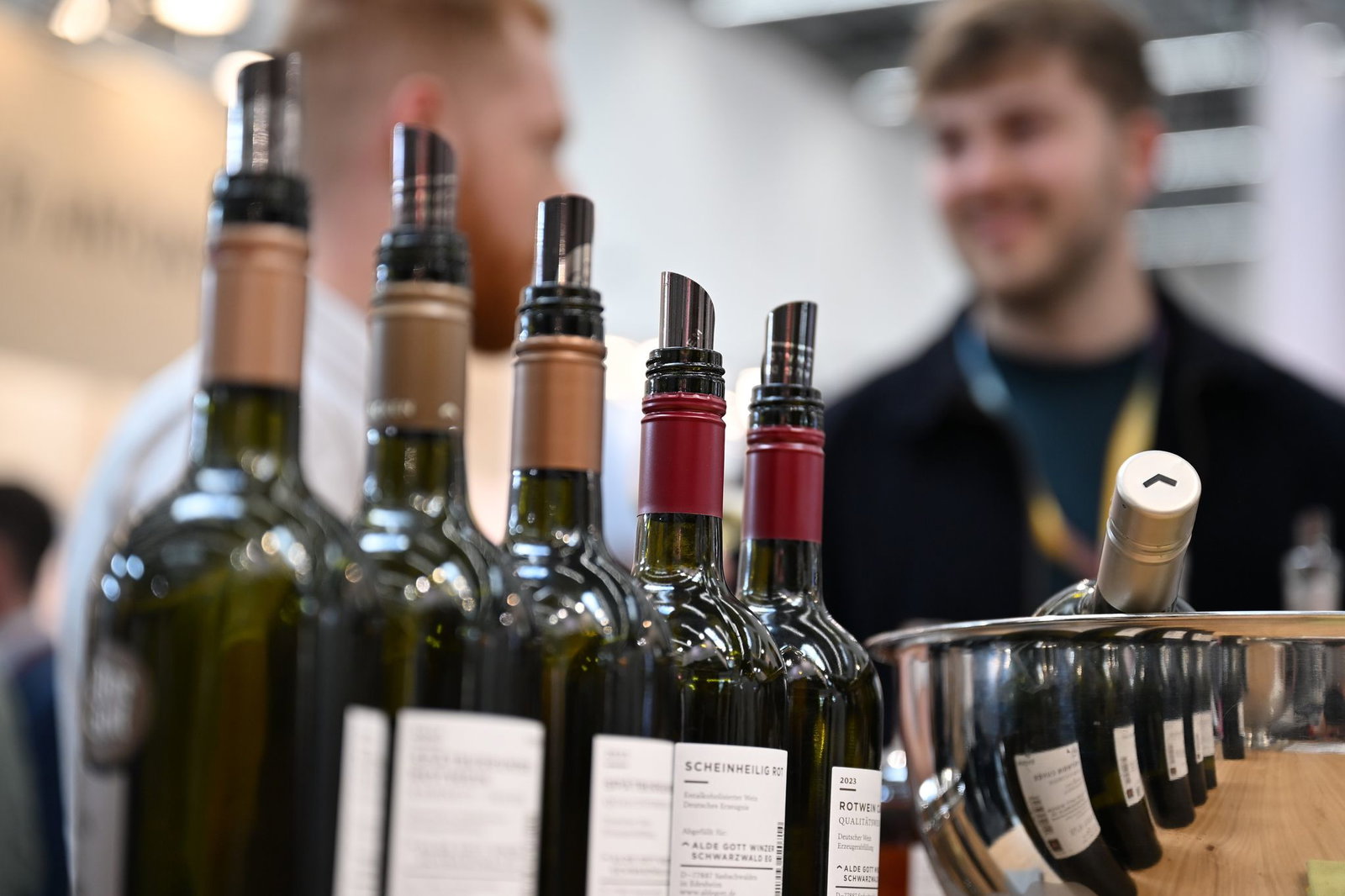 Bei der Prowein war an den Messeständen reger Andrang. 