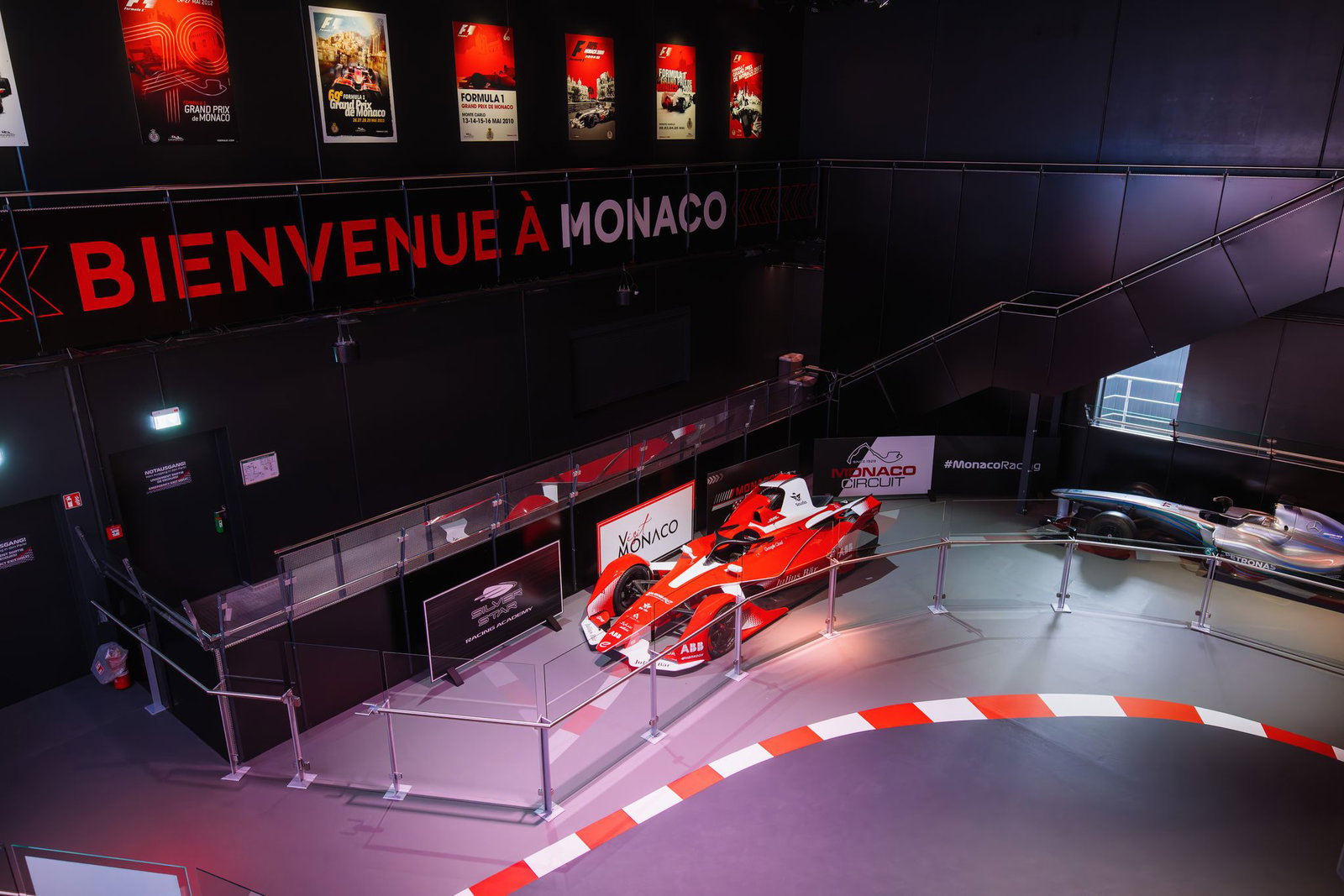 Auch eine Auto-Ausstellung aus der Sammlung von Fürst Albert II. von Monaco ist zu sehen.