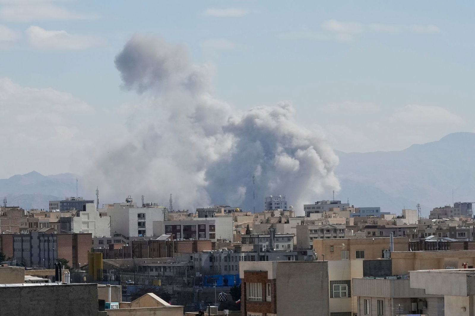 Seit Samstagmorgen greifen Israel und die USA Ziele im Iran an. 