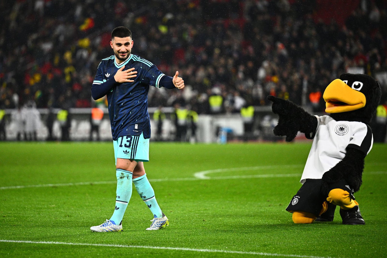 Deniz Undav ist beim DFB-Team für seine Späßchen bekannt. 