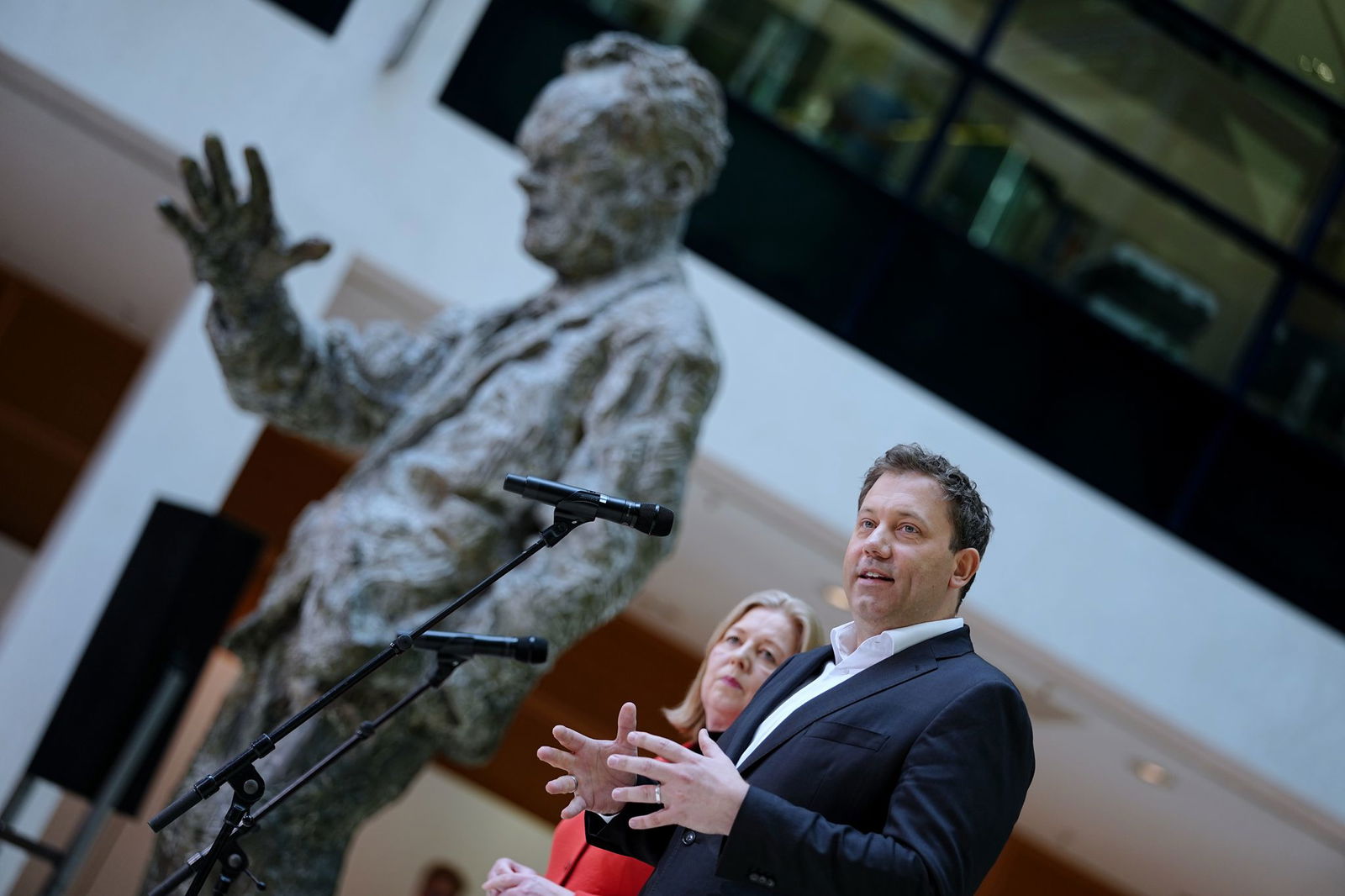 Die SPD-Chefs stehen unter Druck.