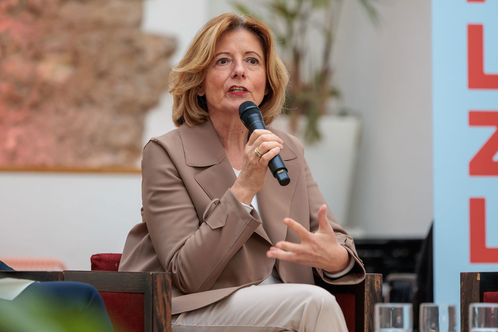 Dreyer ist vor der Wahl am Sonntag zuversichtlich für ihre SPD und ihren Amtsnachfolger Schweitzer. (Archivfoto)