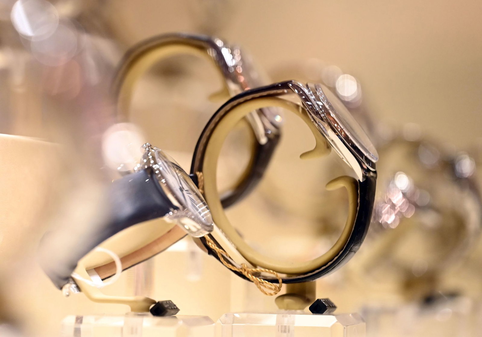 Mit einem Beil soll ein Mann ein Stuttgarter Juweliergeschäft überfallen haben. (Symbolbild)