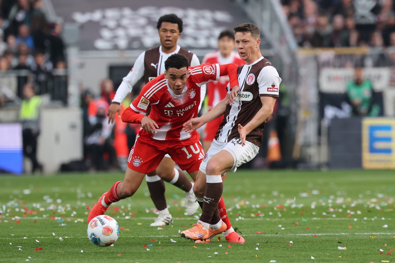 Jamal Musiala im Spiel beim FC St. Pauli.