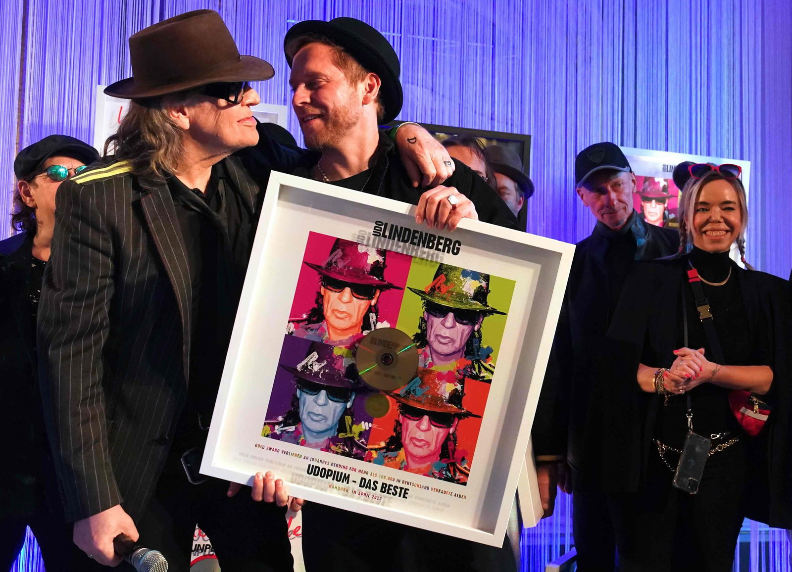 Der eine lebt im Hotel, der andere schreibt dort Songs: Johannes Oerding mit Udo Lindenberg. (Archivbild)