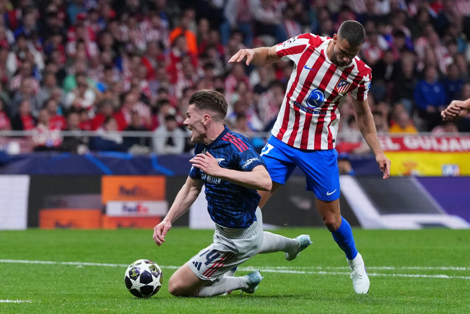 Die entscheidende Szene der ersten Halbzeit. 