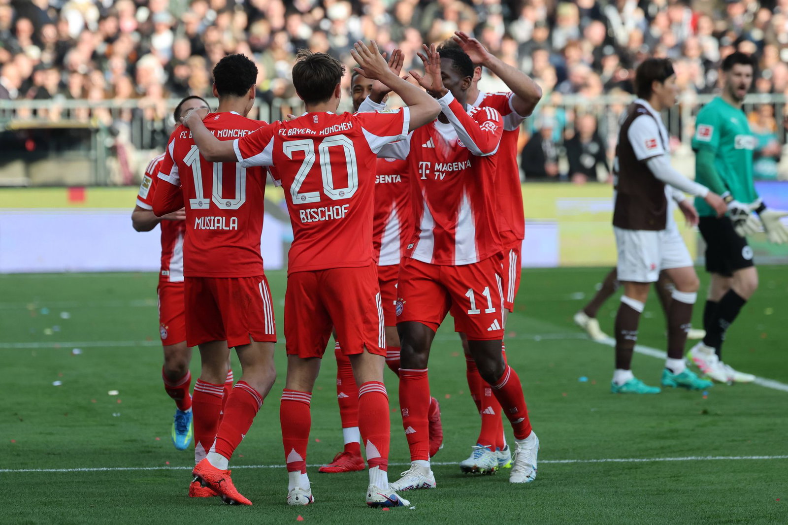 Die Münchner Tormaschinerie läuft auf Hochtouren.