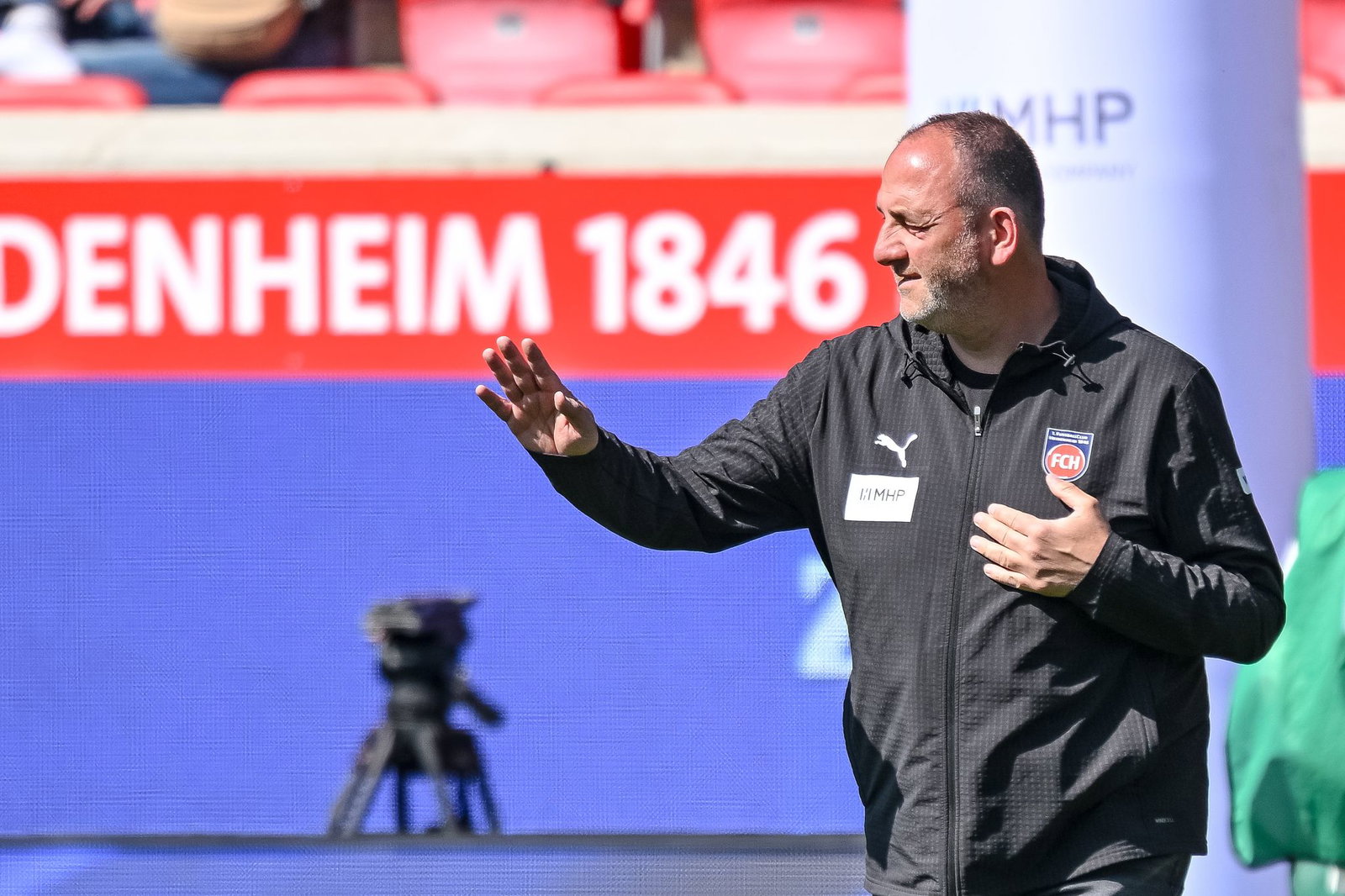 Frank Schmidt wählt offene Worte für seinen Schützling Eren Dinkçi. (Archivbild)