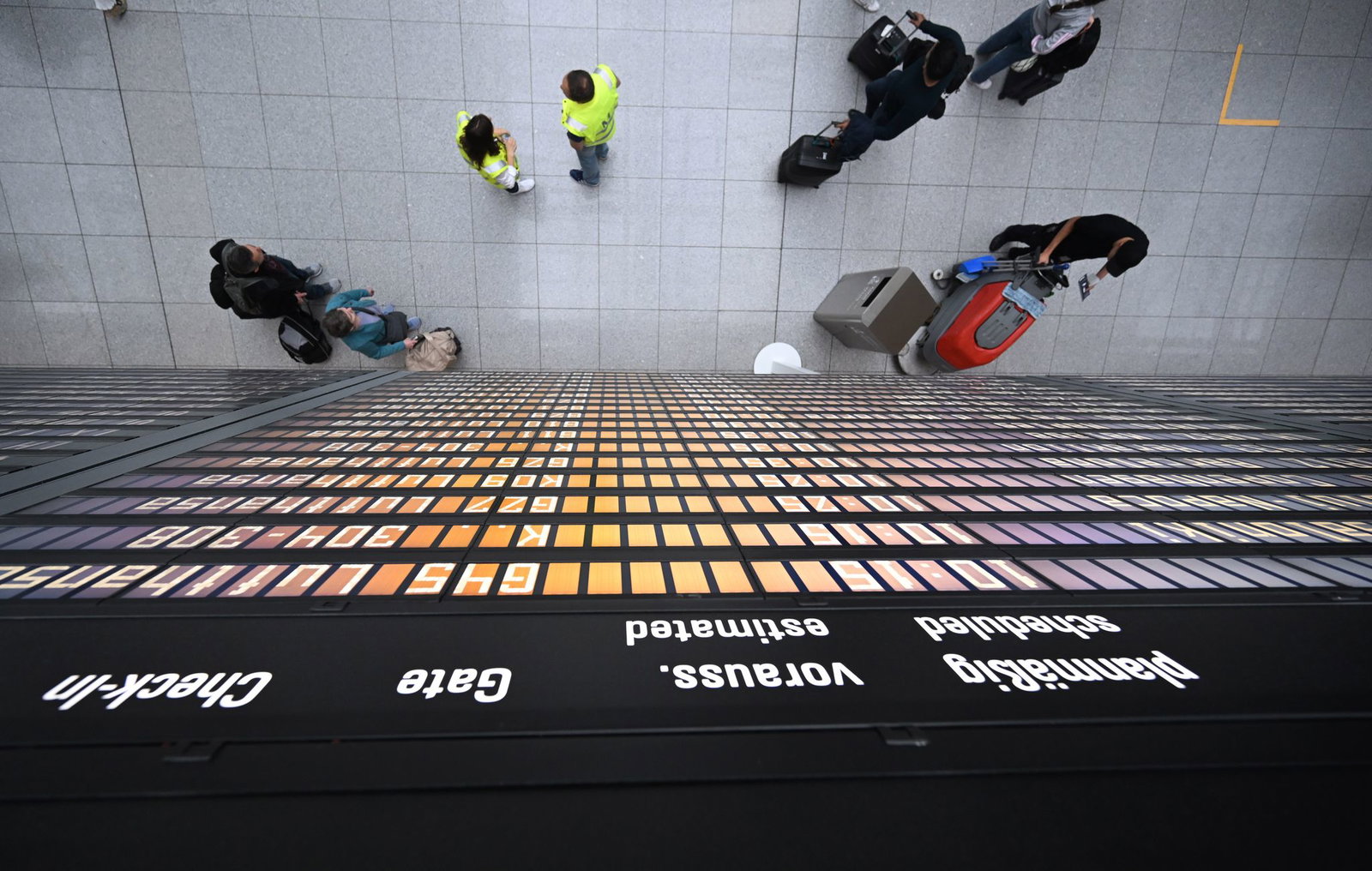 Wer wegen Flugreisen Ärger hat und etwa Schadenersatz einklagen will, kann dies in Nürnberg und Erding per Online-Verfahren machen. (Symbolbild) 