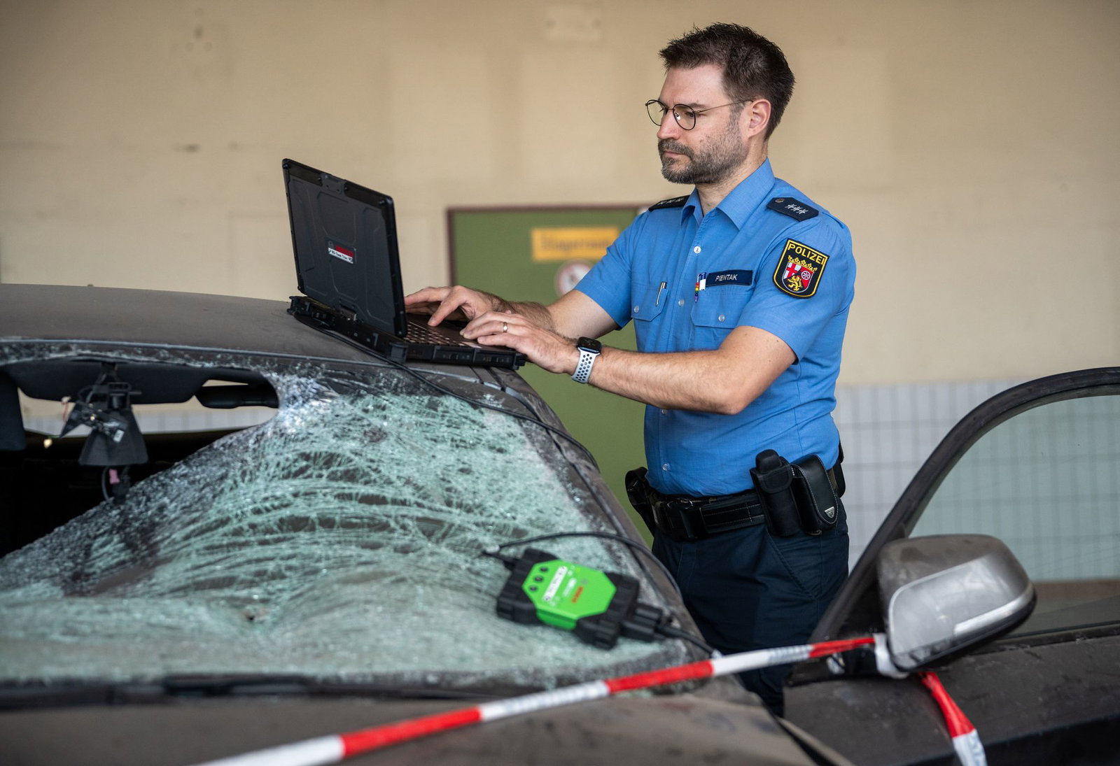 Noch neu ist für die Teams die Möglichkeit, bei der Unfallaufnahme Daten aus den Airbag-Steuergeräts lesen zu können.