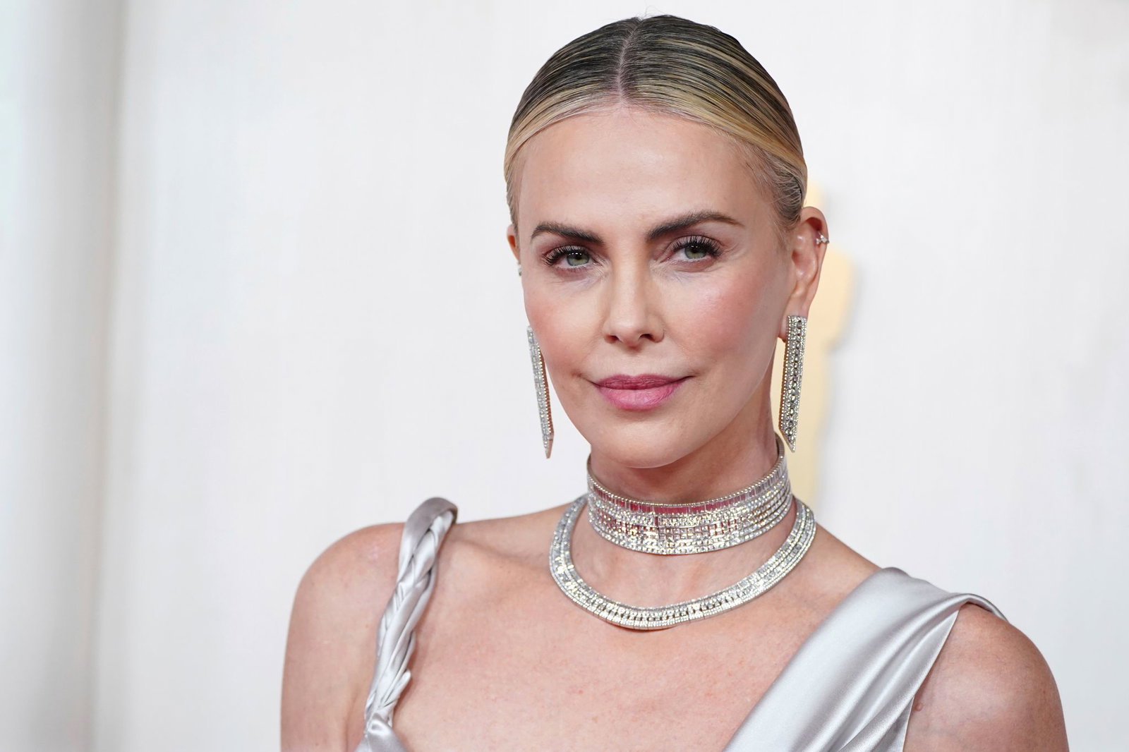 Oscar-Preisträgerin Charlize Theron («Monster») leidet eigenen Worten zufolge derzeit unter ihren «hormonellen» Töchtern. (Archivbild)
