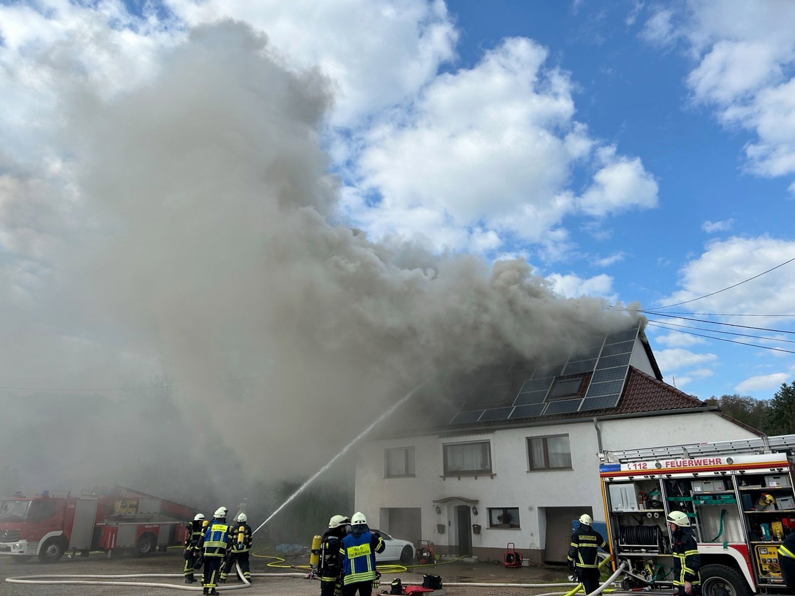 Das Einfamilienhaus in Glan-Münchweiler ist laut Polizei derzeit nicht begehbar. 