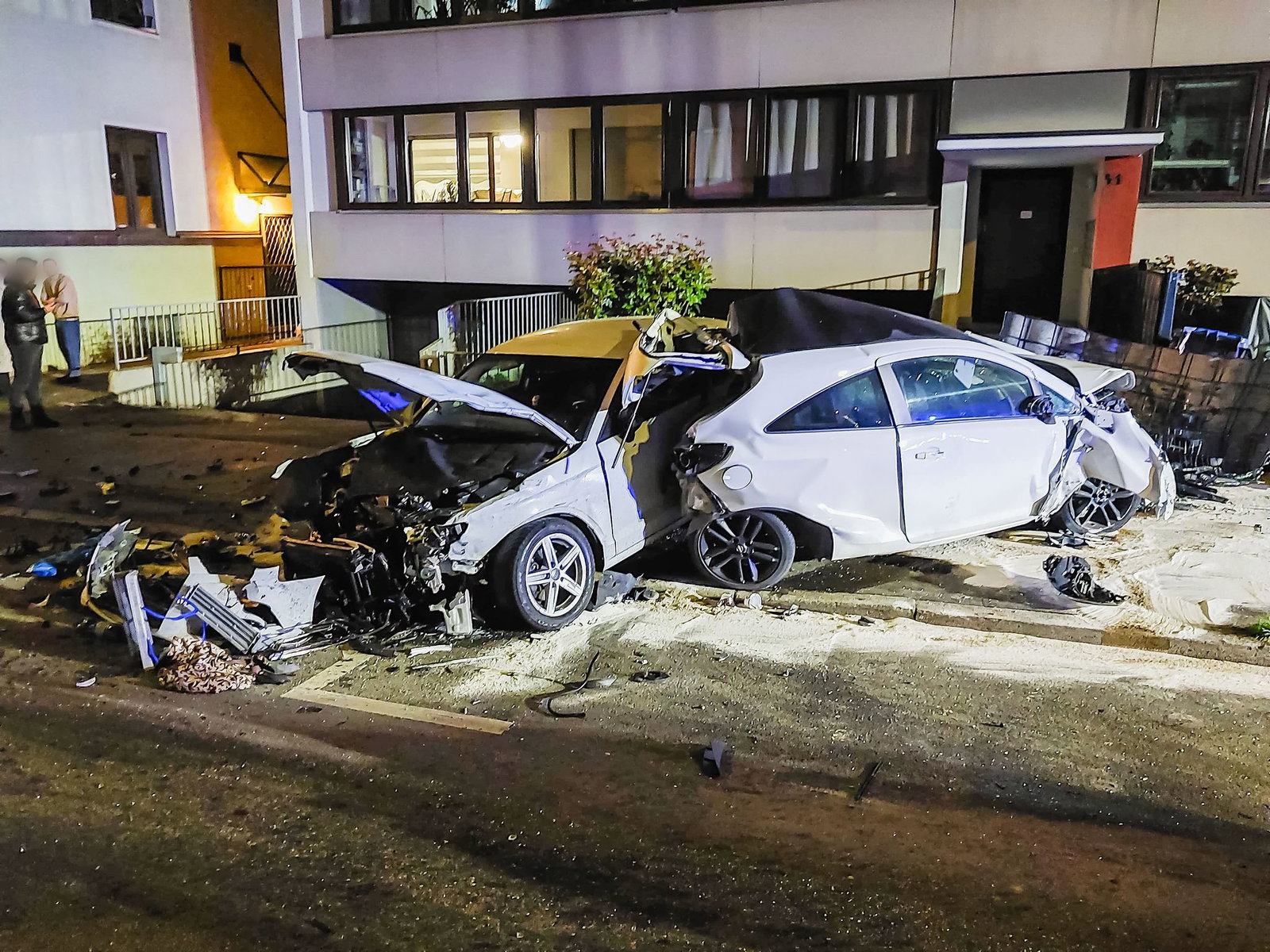 Polizei: Verfolgungsfahrt endet mit schwerem Unfall.