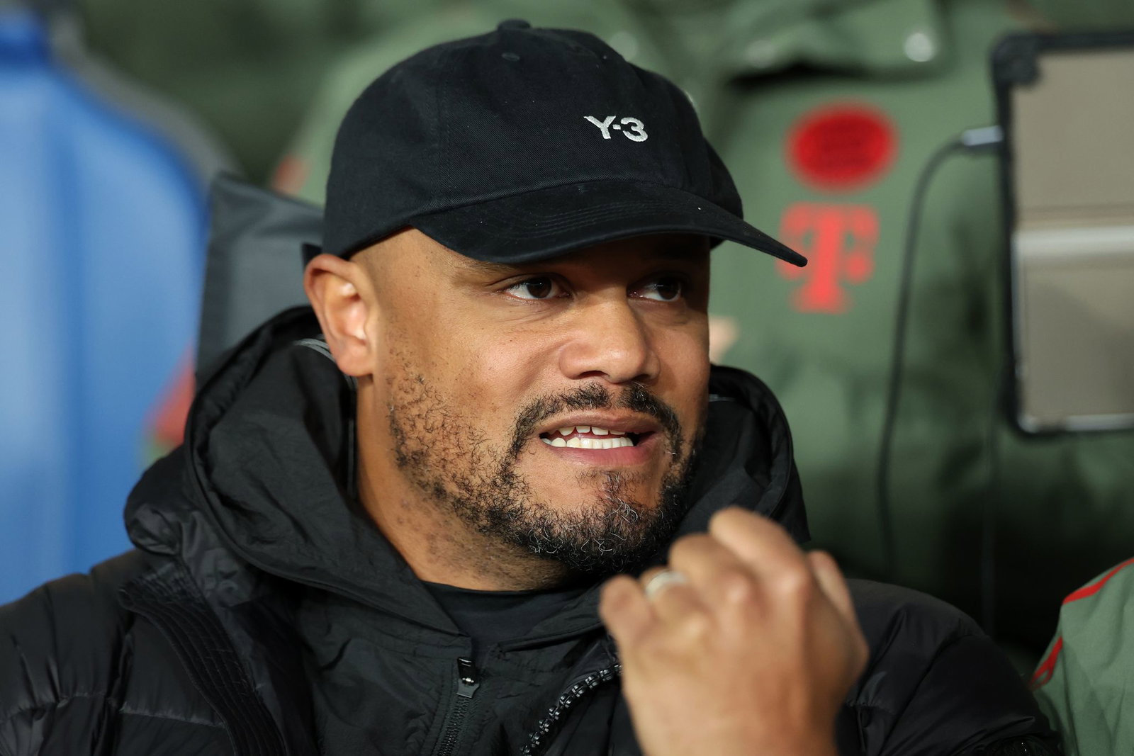 Jetzt gilt's: Vincent Kompany sitzt gegen Real Madrid zum 100. Mal auf der Bayern-Bank. (Archivfoto)