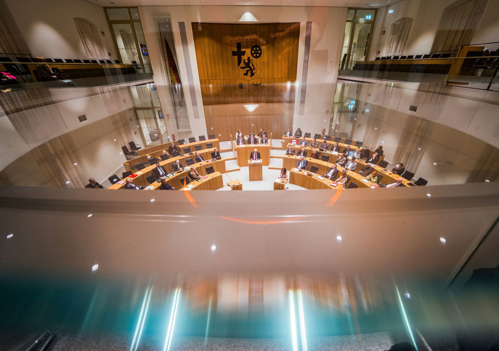 Folge aus dem starken Abschneiden der AfD bei der Landtagswahl: Die Fraktionen von CDU, SPD und Grünen wollen die Verfassung ändern und die Einsetzung von Untersuchungsausschüssen schwerer machen. (Archivfoto)