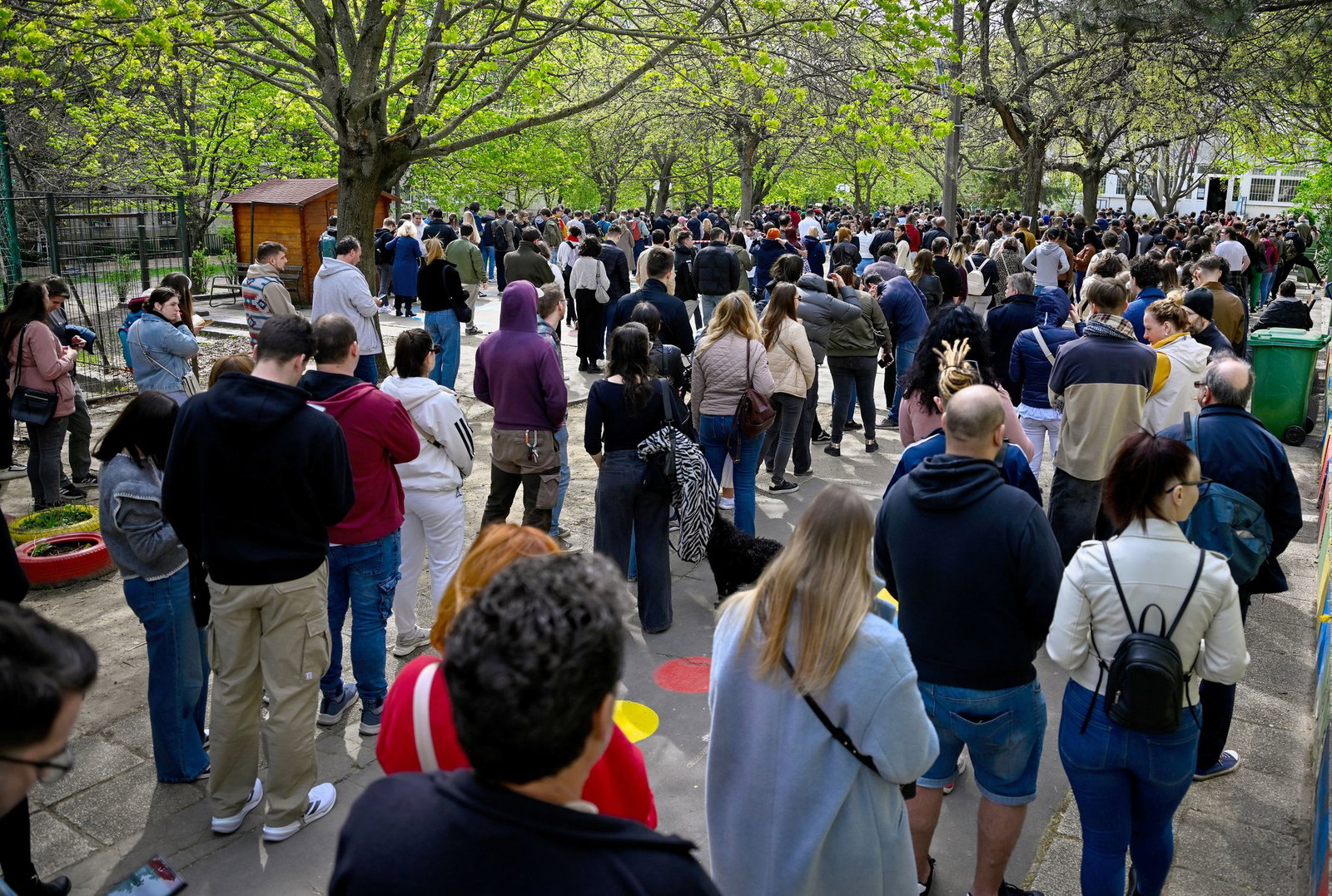 Nach Schließung der Wahllokale erscheint die Abwahl von Ministerpräsident Orban möglich. 