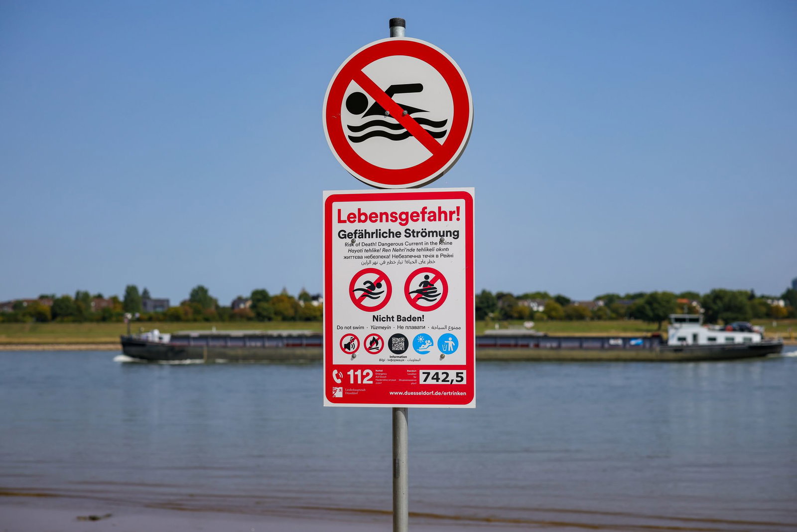 Polizei bemüht sich um Identifizierung von Wasserleiche aus dem Rhein (Symbolbild)