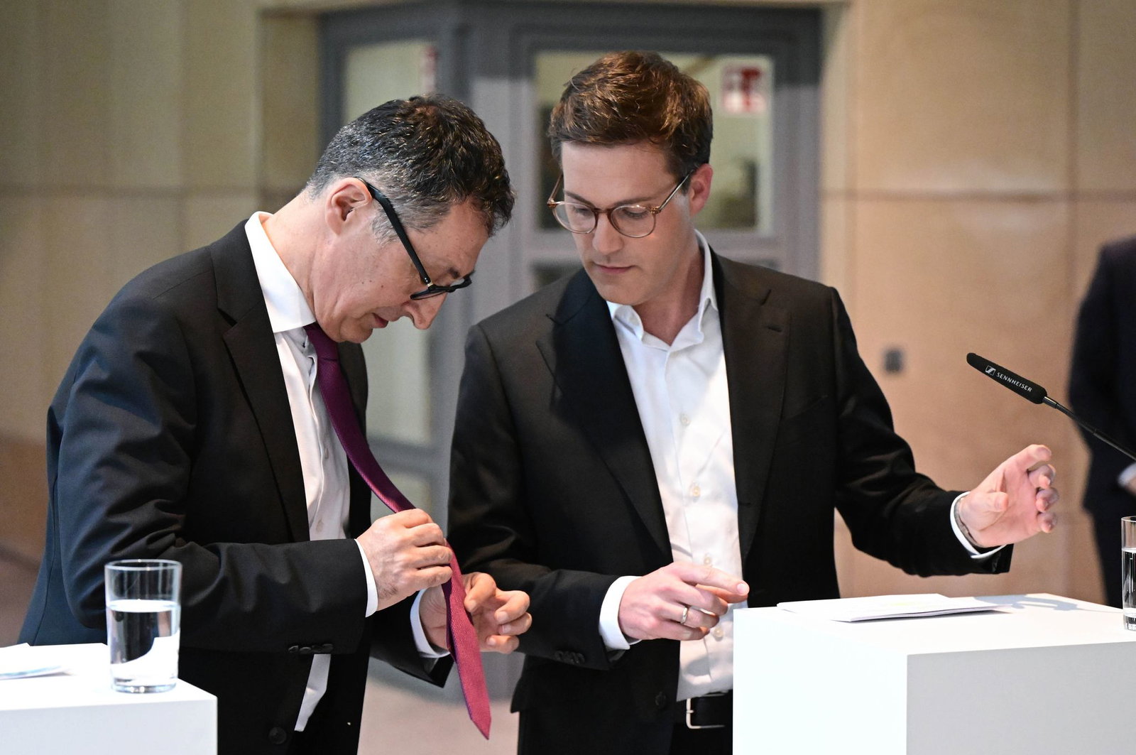 Duzen sich nach wochenlangen Verhandlungen jetzt auch: Grünen-Frontmann Cem Özdemir und CDU-Landeschef Manuel Hagel.